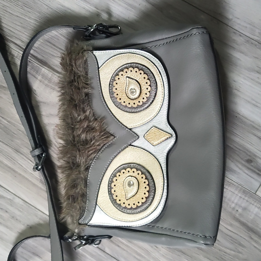 Owl Crossbody Bag with removable magnetic owl decor!! 🦉